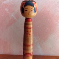 Bambola Kokeshi in legno originale dal Giappone