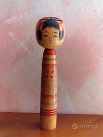 Bambola Kokeshi in legno originale dal Giappone