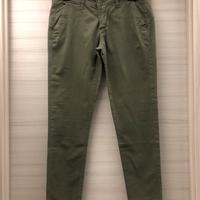 Pantalone Nosit color cachi.