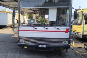 Food truck autonegozio salumi e formaggi