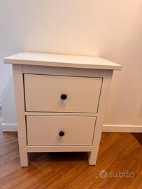 Comodino HEMNES ikea