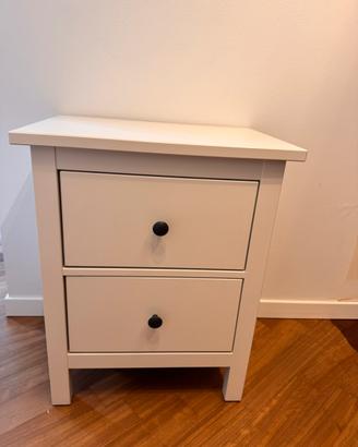 Comodino HEMNES ikea