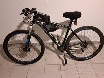 Bicicletta mountain bike alluminio Cube