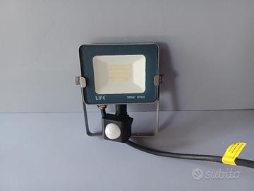 lampada esterno con sensore nuova