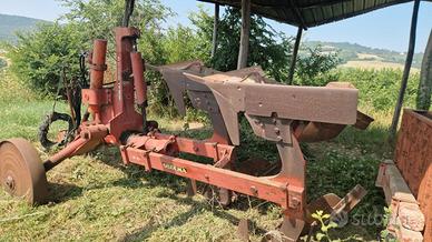 Aratro reversibile trainato SOGEMA CUZ