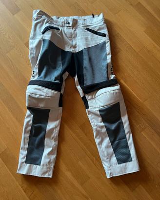 Pantaloni per motociclismo