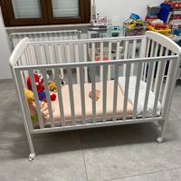 Lettino neonato in legno