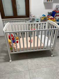 Lettino neonato in legno