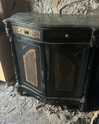 Mobile d’antiquariato da restaurare