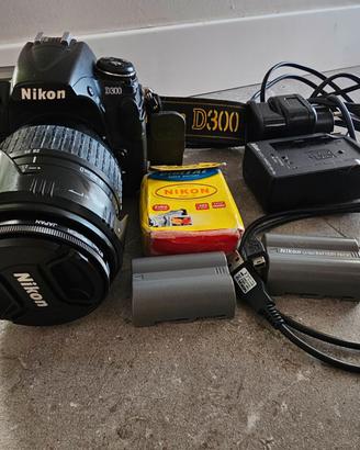 Nikon D300 + Nikkor 28‑300mm VR – Kit completo