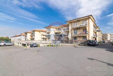 Locale Commerciale - Motta Sant'Anastasia