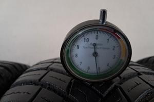 N.4 175 65 15 Pirelli 4 stagioni