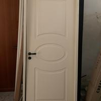 Porta in legno massello bianco