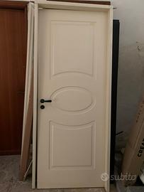 Porta in legno massello bianco