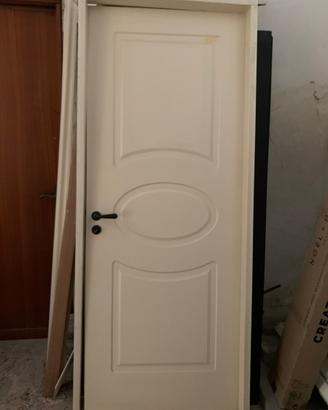 Porta in legno massello bianco