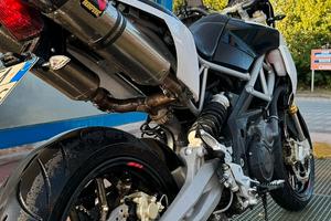 Aprilia Dorsoduro 750 2011