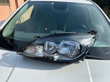 Faro anterioe SX Peugeot 208 (2012-2019) ORIGINALE