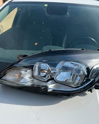Faro anterioe SX Peugeot 208 (2012-2019) ORIGINALE