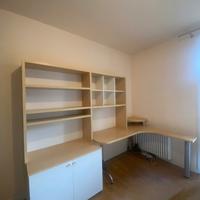 Scrivania solida in legno