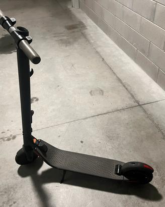 Monopattino nine bot segaway