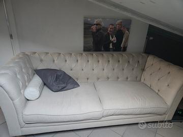 Divano 3 posti stile Chesterfield 