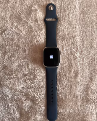 Apple Watch Series 8 GPS 41 mm + 2 cinturini extra