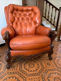 Poltrone in pelle tipo Chesterfield