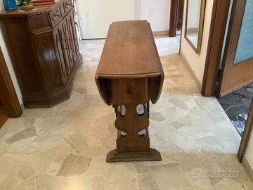 Tavolo estensibile in legno
