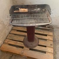 Barbecue a colonna in metallo vintage