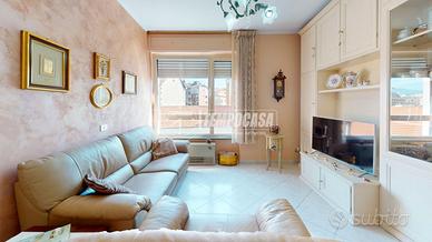 QUADRILOCALE CON BOX AUTO