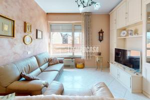 QUADRILOCALE CON BOX AUTO