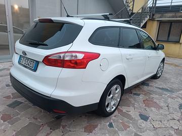 Ford Focus 1.6 120 CV GPL SW Titanium