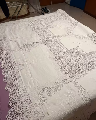 Copriletto estivo intagliato lino