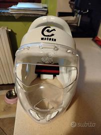 Casco protettivo karate