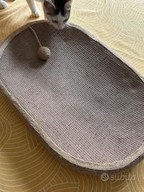 Cuccia tiragraffi gatto