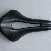 Sella San Marco Shortfit con carrello in carbonio