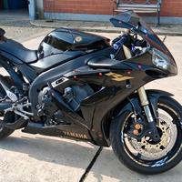Yamaha r1 