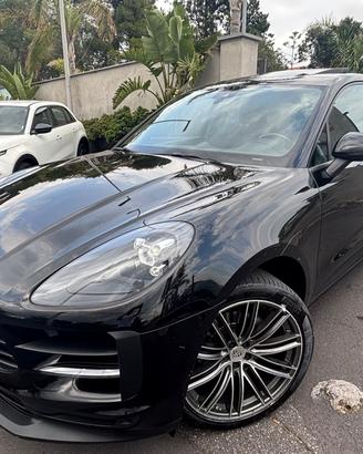 Porsche Macan 2.0-2021