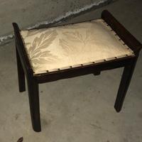 Poggiapiedi in legno