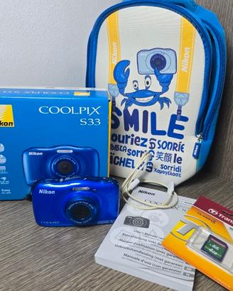 Nikon Coolpix S33 con scatola