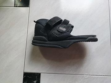 Scarpa post operazione alluce valgo