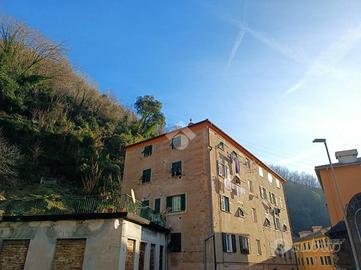 4 LOCALI A GENOVA