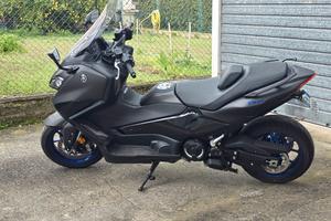 Yamaha Tmax 560 2025