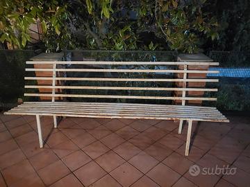 Panchina in ferro da giardino 