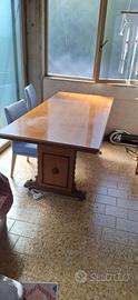  Tavolo in legno stile classico 