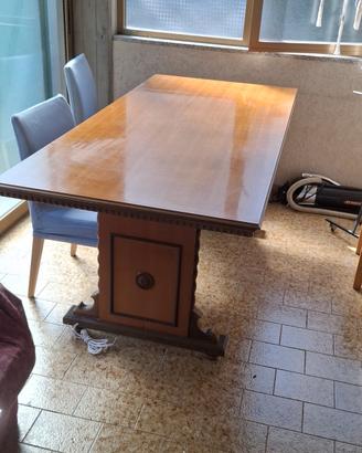  Tavolo in legno stile classico 