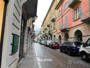 Immobile di 230 m² con 3 locali a Lecco