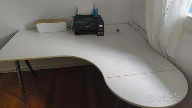 Ampia scrivania Ikea