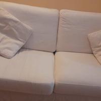 Coppia di divani colore bianco in buono stato