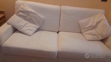 Coppia di divani colore bianco in buono stato